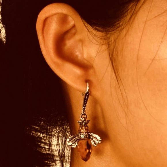 “Amber Abdomen Queen Bee” Faceted Tomenta Bumblebee Honeybee Victorian Earrings - Picture 6 of 16